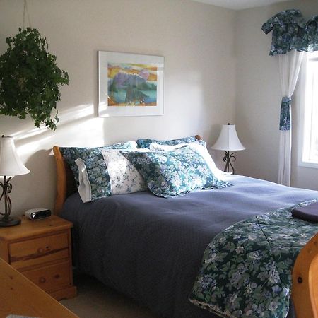 Avens Renaissance B&B Canmore Exteriör bild