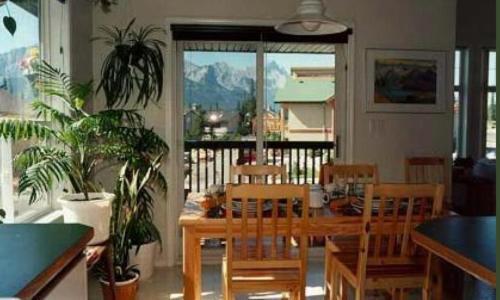 Avens Renaissance B&B Canmore Exteriör bild